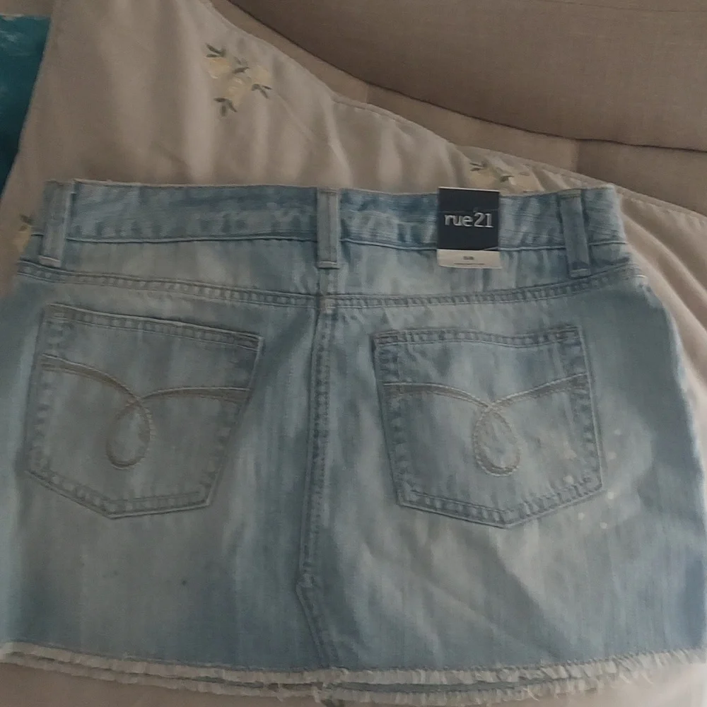 Rue21 Blue denim distressed Mini Skirt Sz 5/6 New